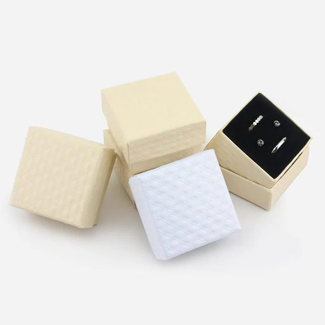 Square Jewelry Box Necklaces Earrings Bracelets Organizer Boxes Gift Packing Engagement Ring Display Black White Red Wholesale