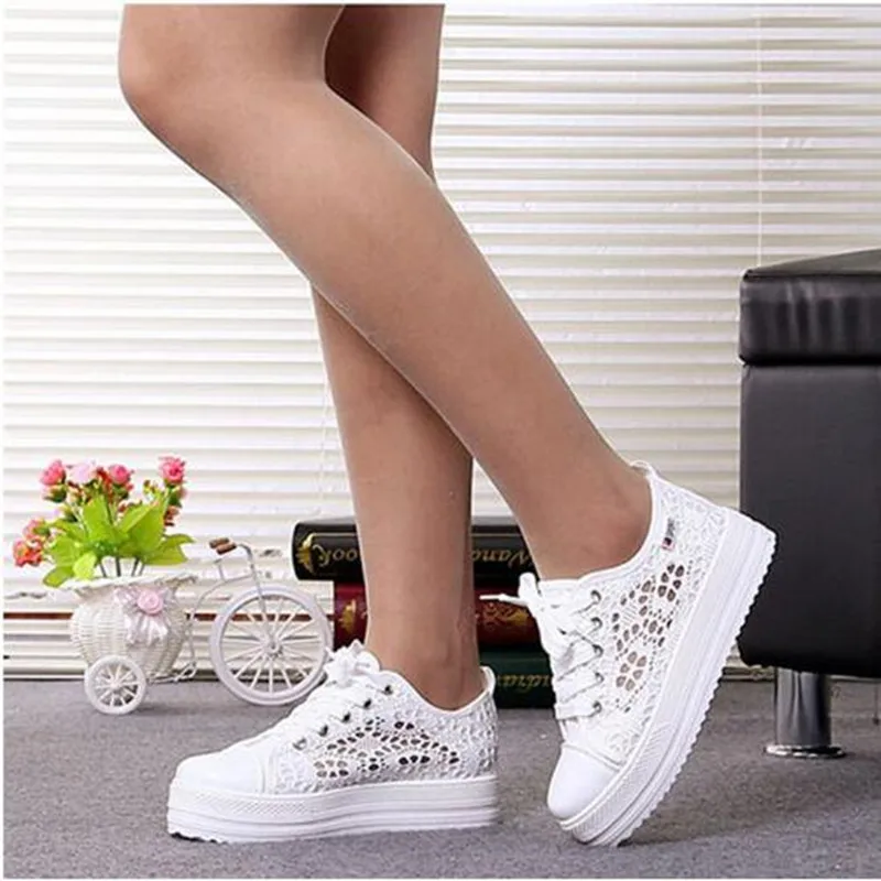 

2019 Fashion New Summer Women Shoes Casual Cutouts Lace Canvas Shoes Hollow Floral Breathable Platform Flat Shoe White Black