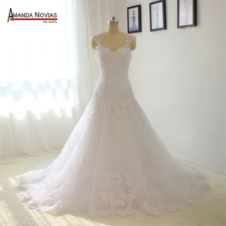 

Spaghetti Straps Lace Appliques Wedding Dresses Real NS1391