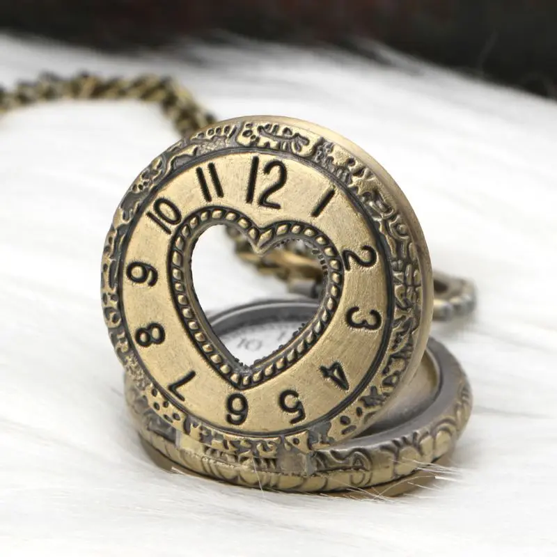 

Vintage Pocket Watch Heart Shaped Window Carved Pendant Watches Unisex Retro Charm decoration