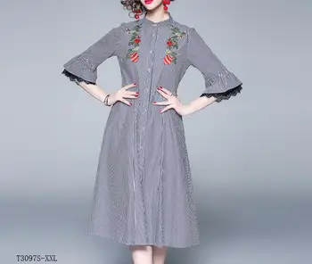 

European style 2019 New arrivals summer Spring fashion women clothes temperament Embroidery patchwork vintage dress T3097