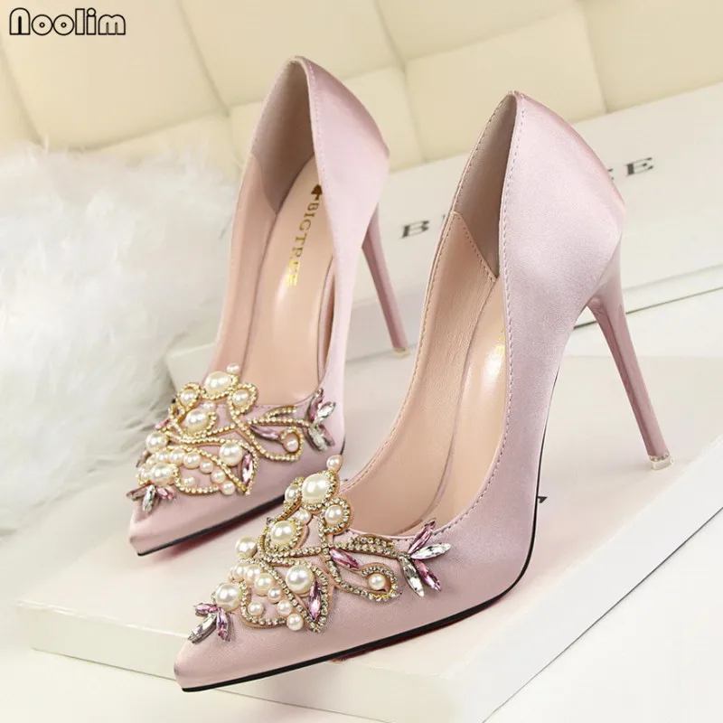 

NOOLIM Silk Retro European Sexy Elegant Party Shoes High Heel Women Pumps Wedding Satin Pearl Rhinestone Slip On Shoes 2586-38