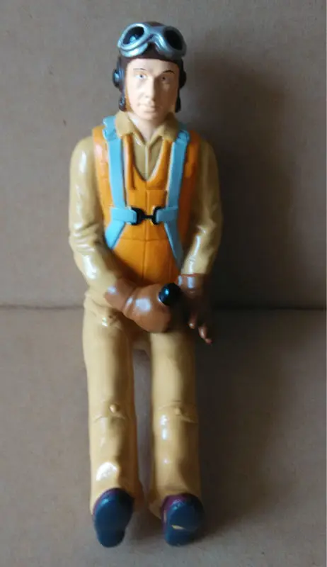 yellow-pilot-001-1