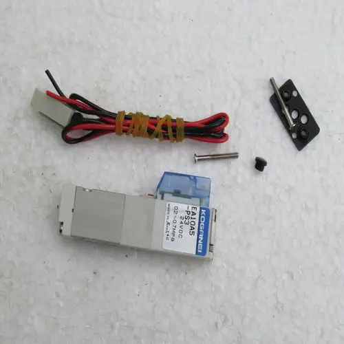 

Free shipping 100% new original authentic Japan KOGANEI solenoid valve EA10A5-PS3 spot