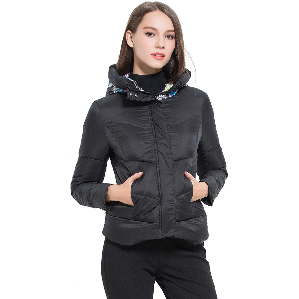 Europe Style high quality 2018 Winter Coat Short Style Women's New Designing Down Jackets Wear a hat Women's clothing