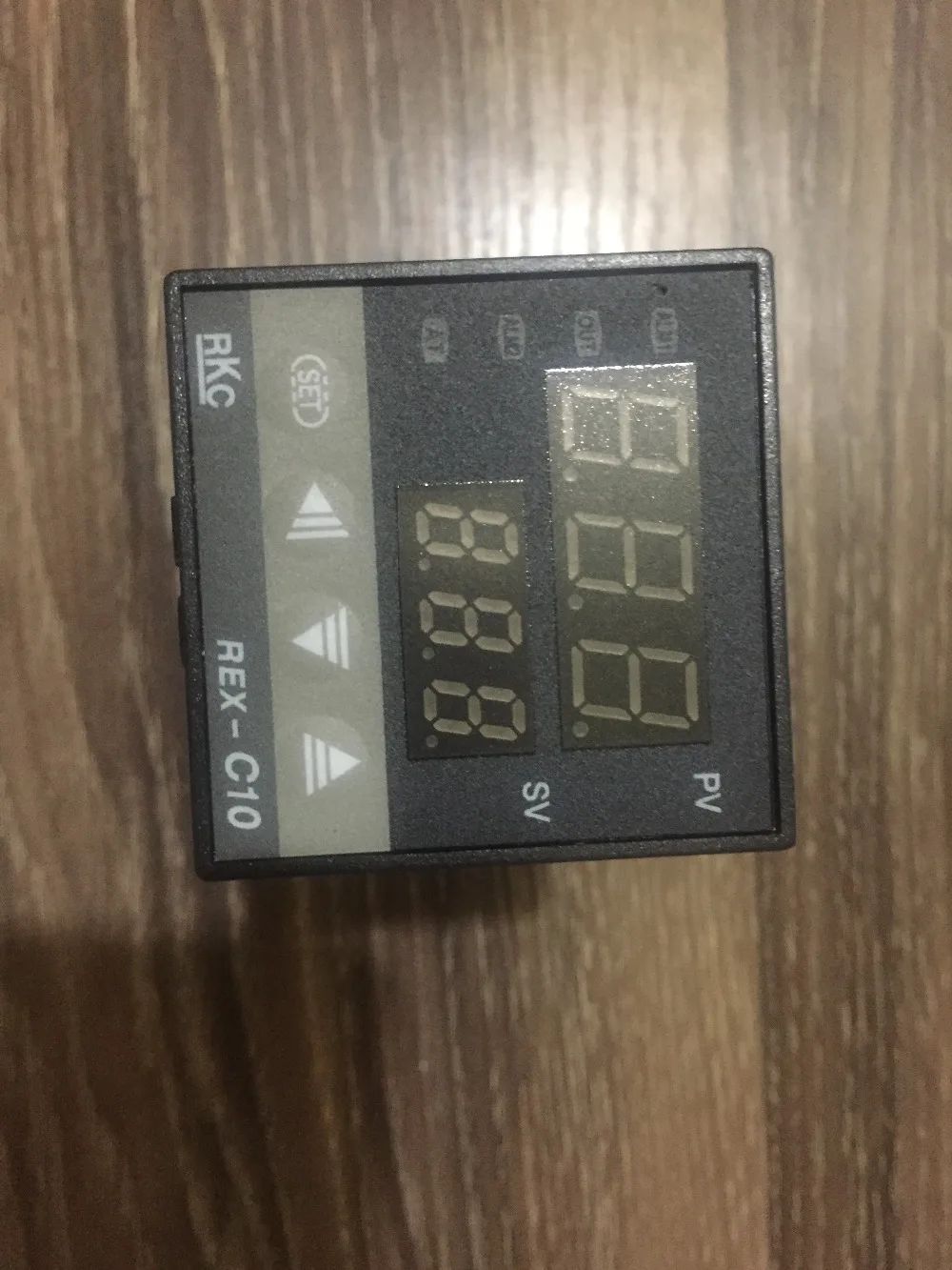 1pcs New RKC Temperature Controller REX-C10FK02-M*EN