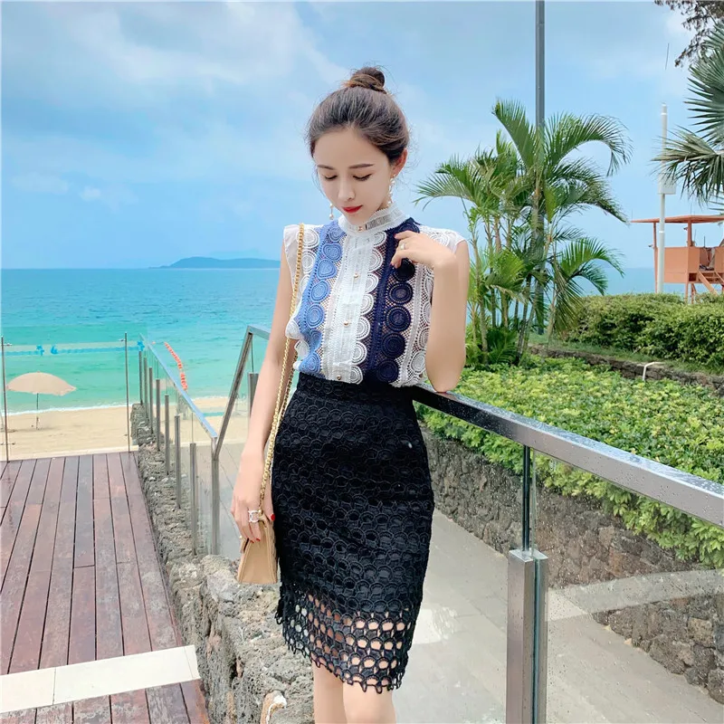 

New 2019 Summer Women Suits Fashion Sleeveless Contrast Color Sweet Vest Tops+High Waist Hollow Out Black Mini Skirt 2 Piece Set
