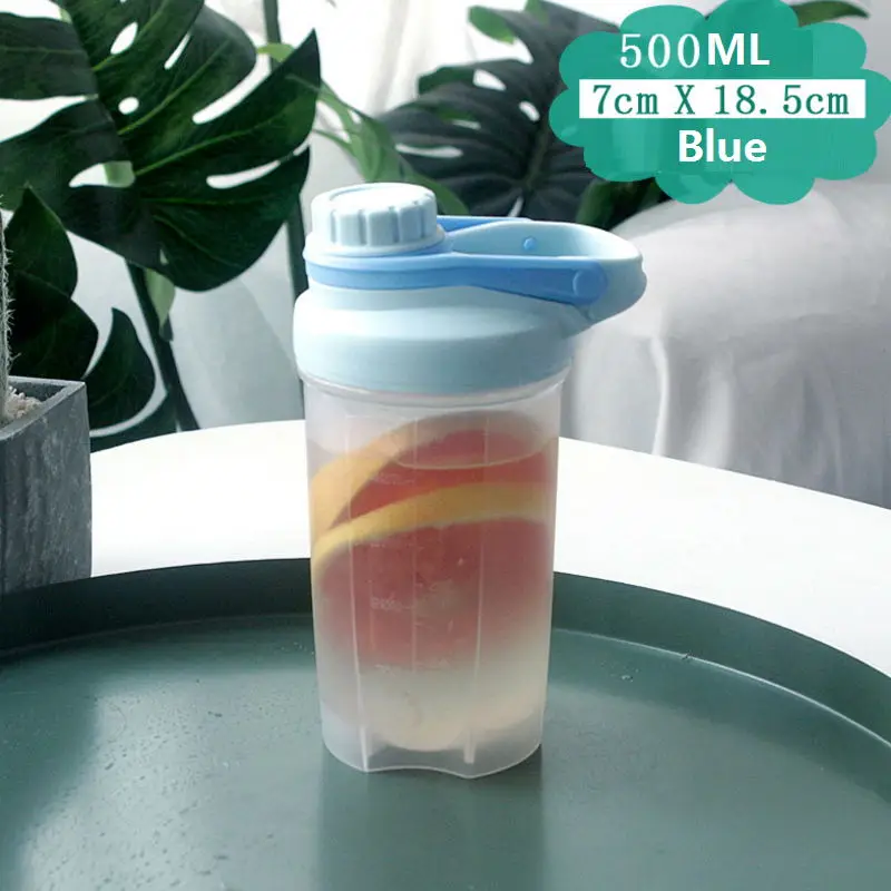 Макарон цветной спортивный шейкер бутылка смешивающий сывороточный протеин, порошок с мешалкой Мяч Тренажерный Зал Фитнес Тур протеин бутылка для воды BPA бесплатно - Цвет: Синий