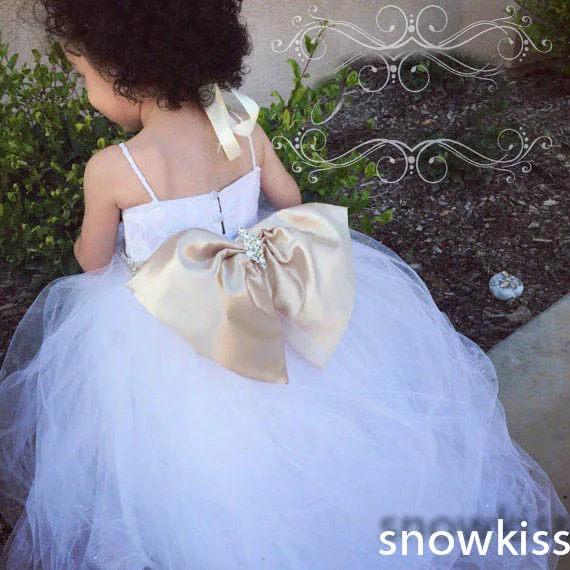 

New coming elegant Spaghetti Straps With bow Sash Beaded crystal Ball Gown Kids frocks Flower Girl Dress For Wedding Party
