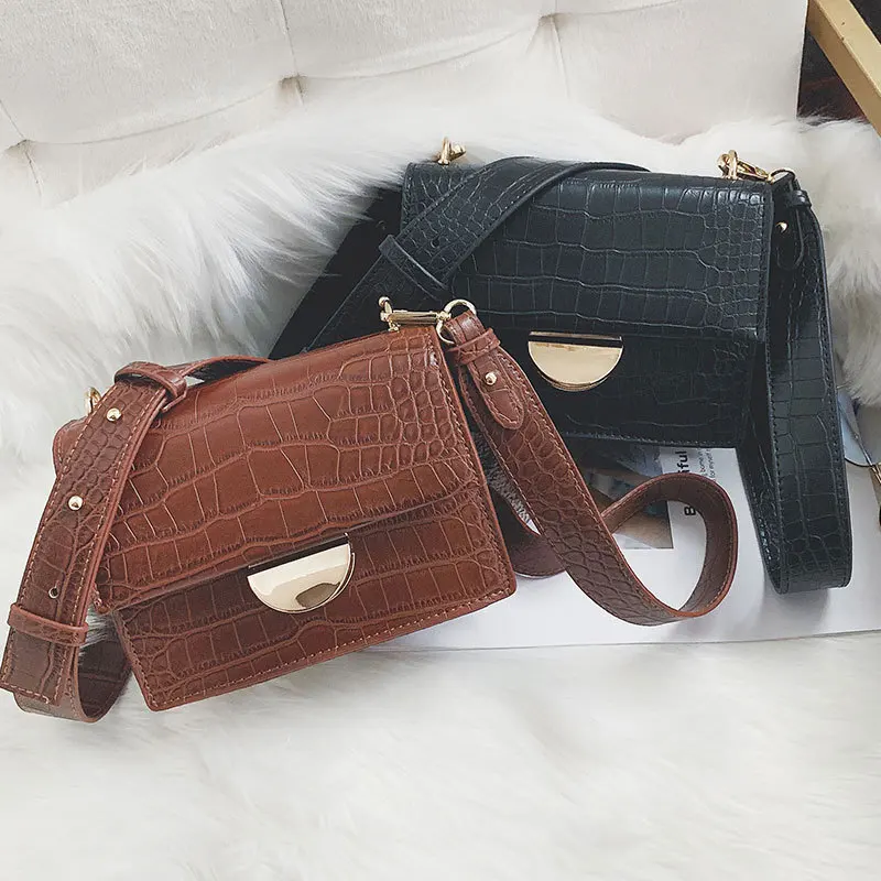 

Designer Crocodile Crossbody Bag Wide Shoulder Strap Women Shoulder Messenger Bag Buckle Small Flap Bags Casual Clutch Hand Bags