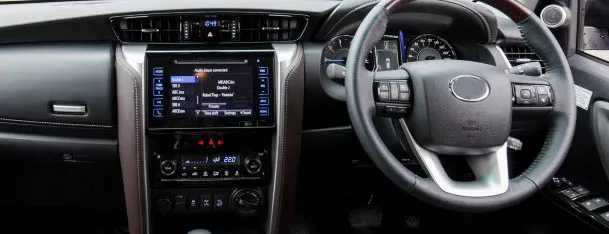 2016-Toyota-Fortuner-Dashboard