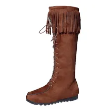 Сапоги до колена на шнуровке женские осенние модные сапоги из мягкой кожи с бахромой на Плоском Каблуке женская обувь с бахромой Лидер продаж; сезон зима