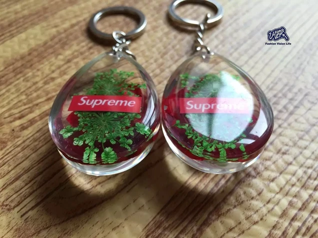 SUPREME TEAR DROP ROSE KEYCHAIN 