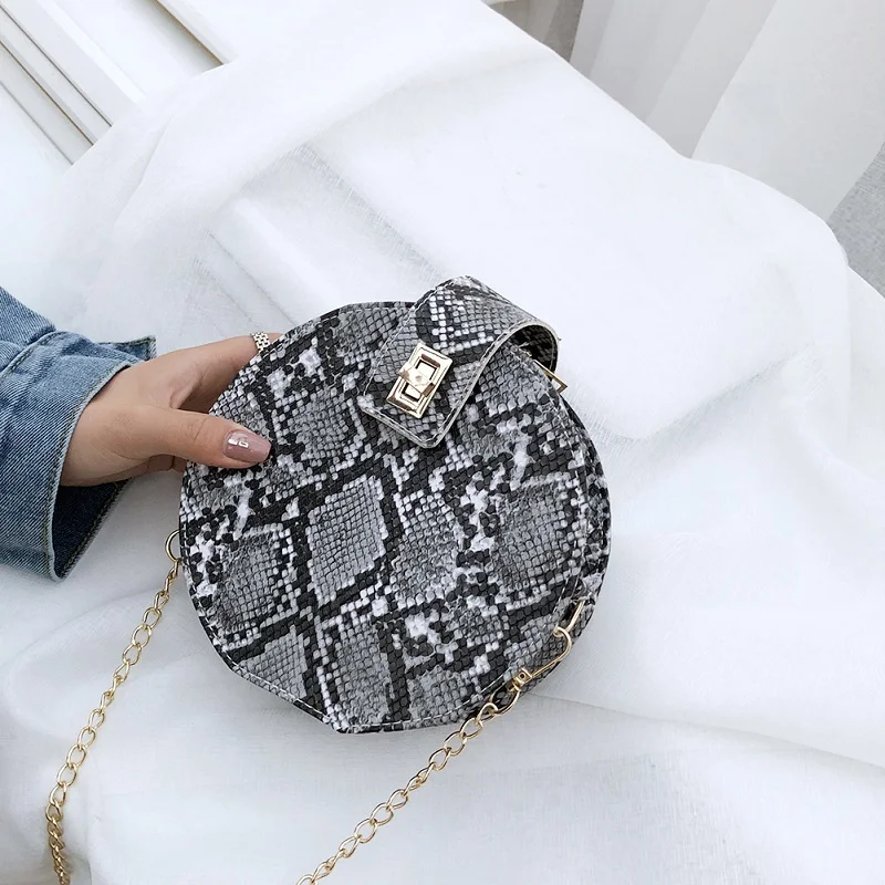 السيدات الأفعى طباعة الرجعية اعوج سلسلة جولة النساء Crossbody رسول حقائب الفتيات أزياء صغيرة حقيبة كتف جلدية pu السيدات الأفعى طباعة الرجعية اعوج سلسلة جولة النساء Crossbody رسول حقائب الفتيات أزياء صغيرة حقيبة كتف جلدية pu