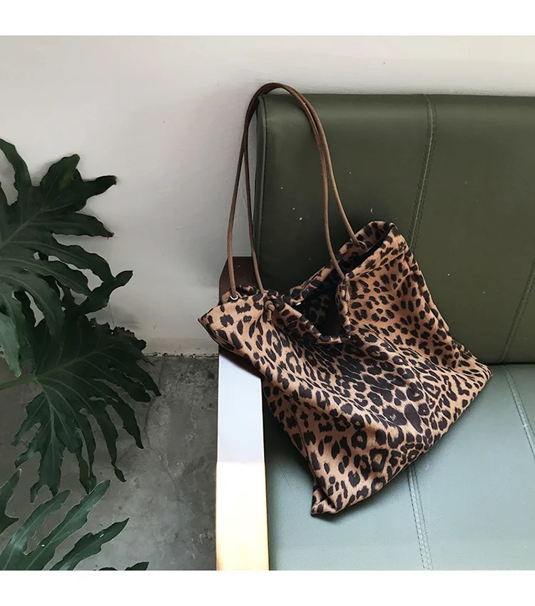 

women tote Leopard Print suede leisure shopping sac big shoulder bags female handbags College Students school book bags retro