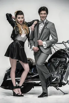 Ceny 2017 Najnowszy Garnitur Fasony Spodni Szary Satynowy Mężczyzna Garnitur Slim Fit Tuxedo 3 Sztuka Delikatny Blazer Niestandardowe Groom Garnitury Na Bal Terno Masculino