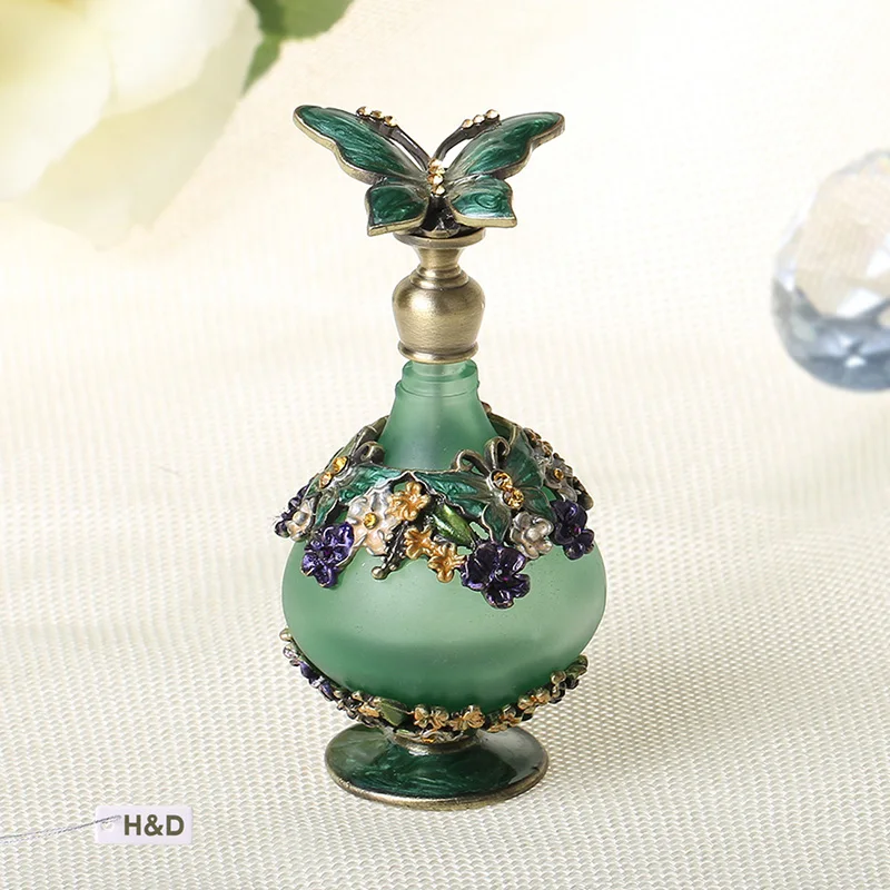 H&D Vintage 24ml Green Retro Graven Metal and Glass Empty Container Refillable Portable Gift Perfume Bottle Home Decoration lbsisi life 1000pcs 6cm custom transparent stickers print logo personalized labels bottle baking wedding christmas decoration