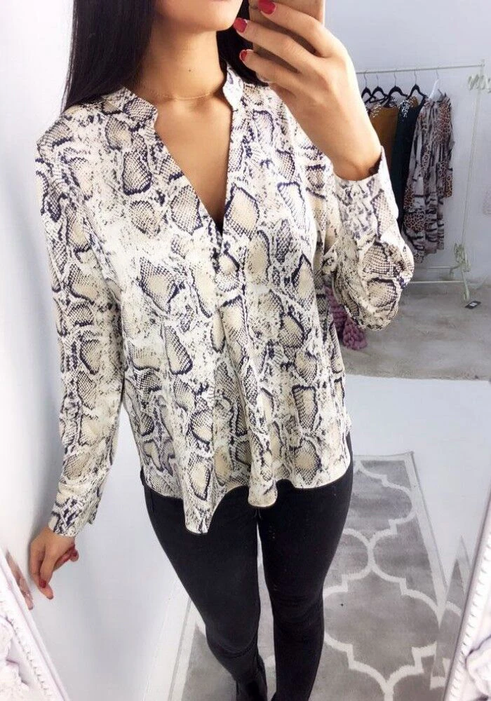 de moda Otoño Invierno de las mujeres de piel de patrón blusas de manga larga con cuello V de tops|Blusas y camisas| - AliExpress