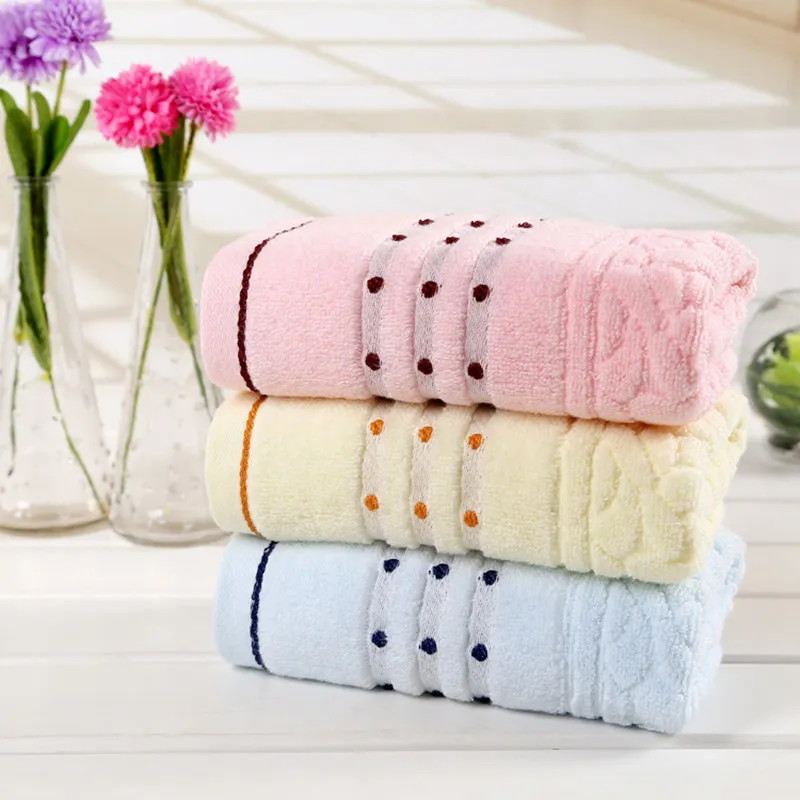 High Quality Soft Cotton Absorbent Face Towel Geometric Pattern