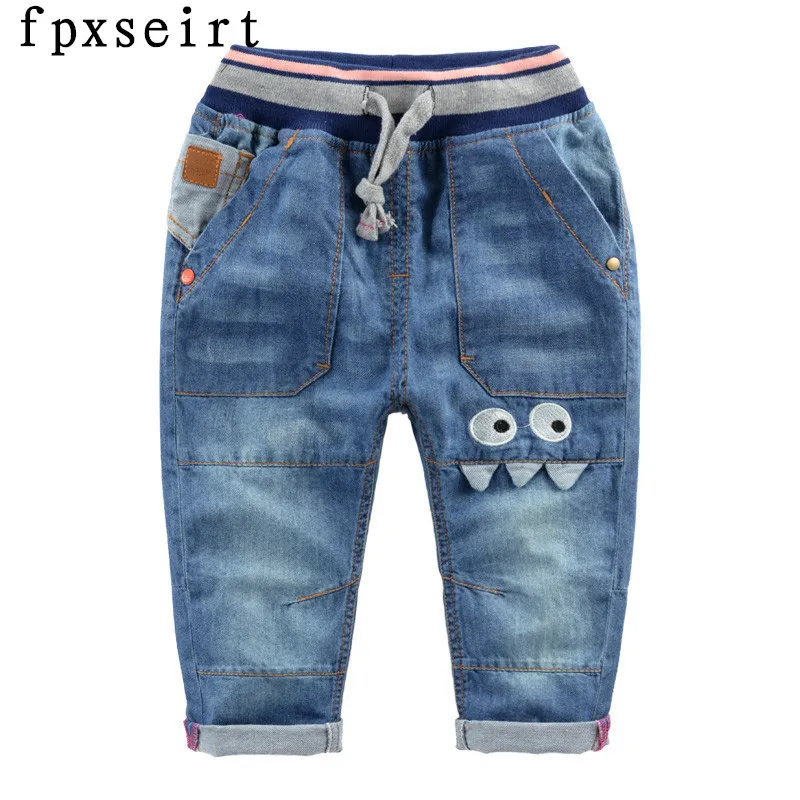 

A pair of jeans on behalf of the children of the 2017 spring section of the children's new boy cartoon pants pants