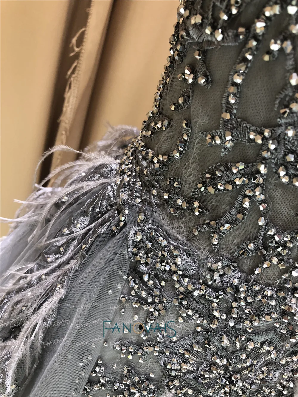 Luxury Evening Dress Long Arabic Feather Sleeve Shiny Beaded Prom Dress 2019 robe de soiree Vestidos de Fiesta de noche NE101