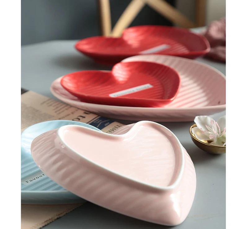 Посуда в форме сердца, керамическая обеденная тарелка, фарфоровая десертная тарелка, столовая посуда, тарелка для торта, набор тарелок для свадьбы