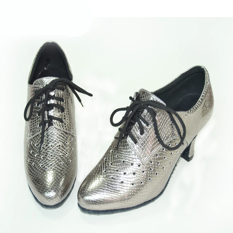 

Vrouwen Zwarte lederen Latin dansschoenen ballroom schoenen Salsa Tango vierkante dansschoenen zachte zool