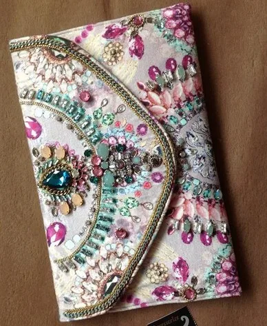 accessorize clutch