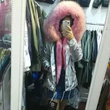 Приятный розовый мех пальто зимние кожаные куртки серебро пальто женщин верхняя одежда мех енота с капюшоном Короткие/Длинные parka