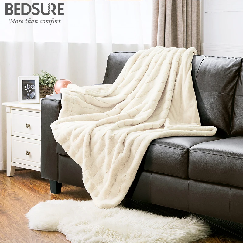 Bedsure Jacquard Rabbit Soft Faux Fur Blanket Warm PV Fleece Blankets Throw on Sofa Bed Plane