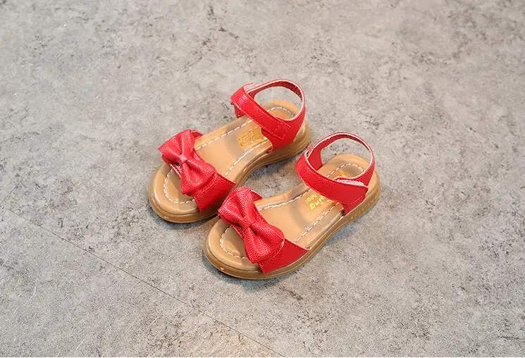 Сандалии для девочек, обувь 2019 года, новые летние модные босоножки, Нескользящие туфли принцессы на плоской подошве из искусственной кожи