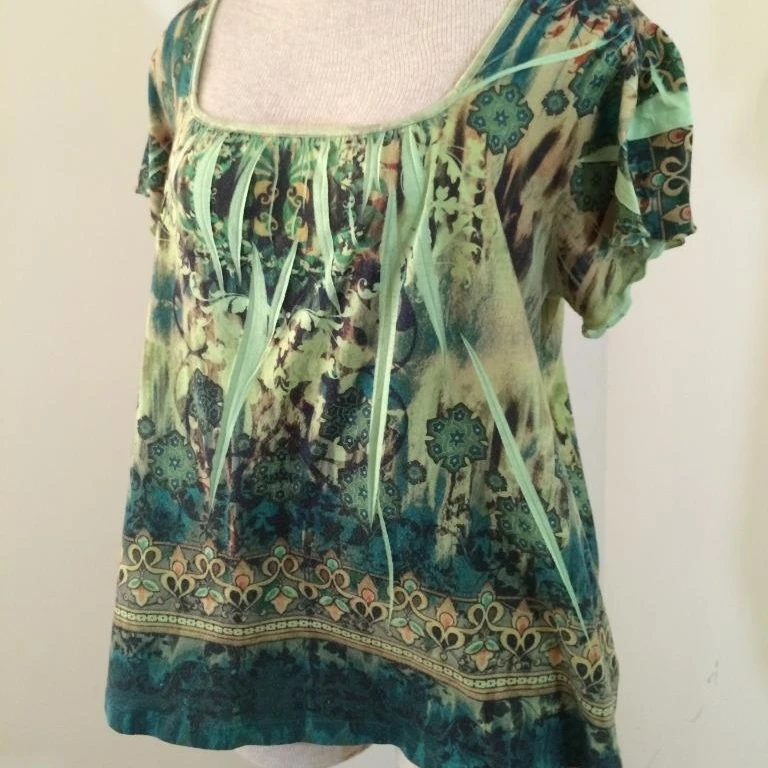 Susan Lawrence blouse size L large knit top green floral short sleeve box neck (1)