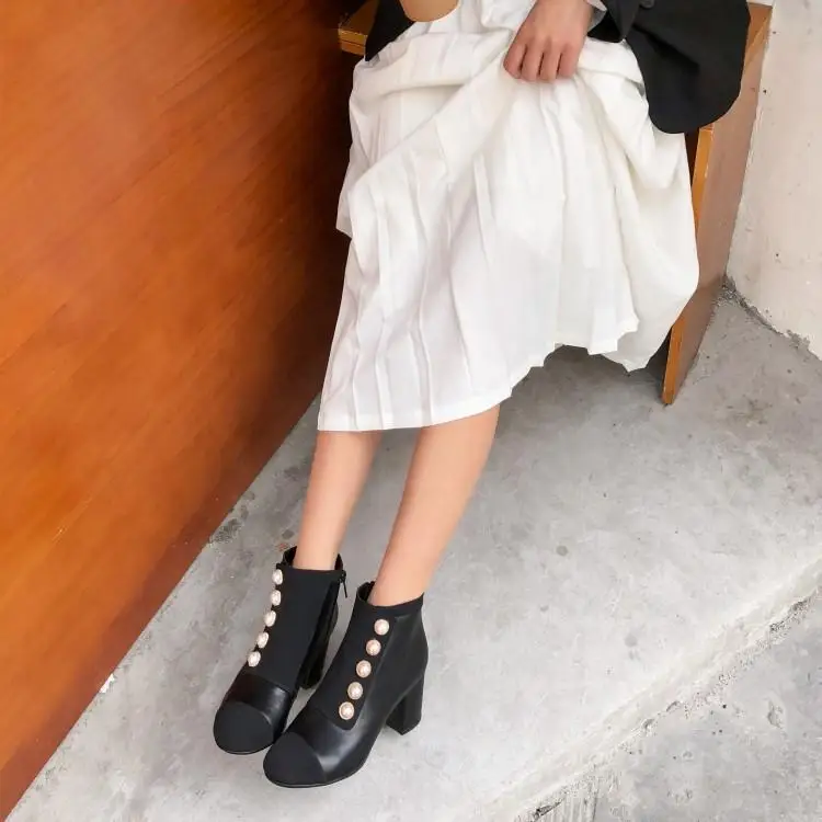 Дизайнерская новинка; роскошная женская обувь; Разноцветные сапоги в стиле пэчворк; Цвет черный, бежевый; женские ботинки на молнии сбоку; ботинки на квадратном каблуке; пуговицы с жемчугом