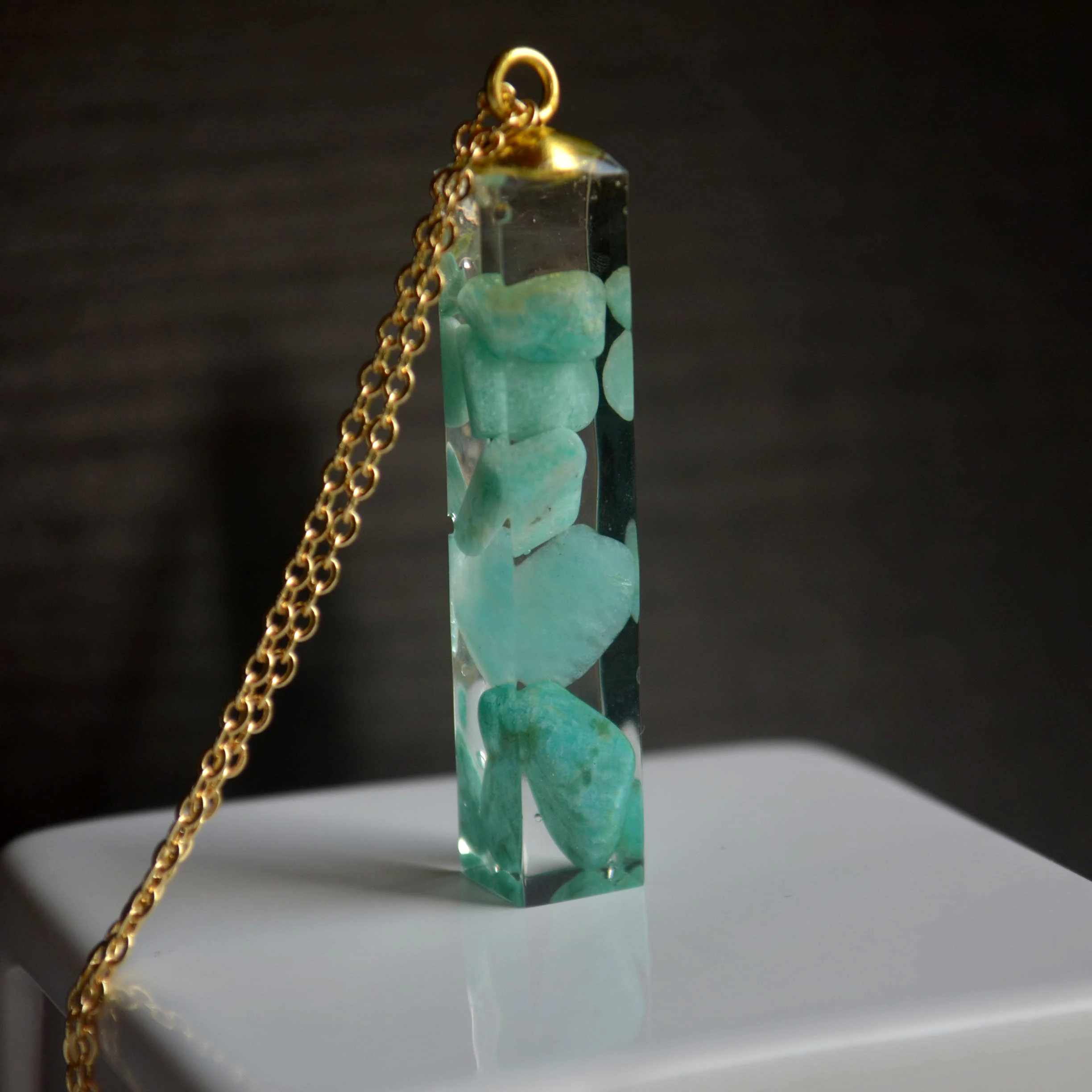

Green Amazonite Natural Stone Transparent Cube Resin Gold Color Pendant Chain Long Necklace Women Boho Fashion Jewelry Bohemian