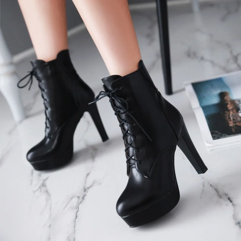 womens black chunky boots