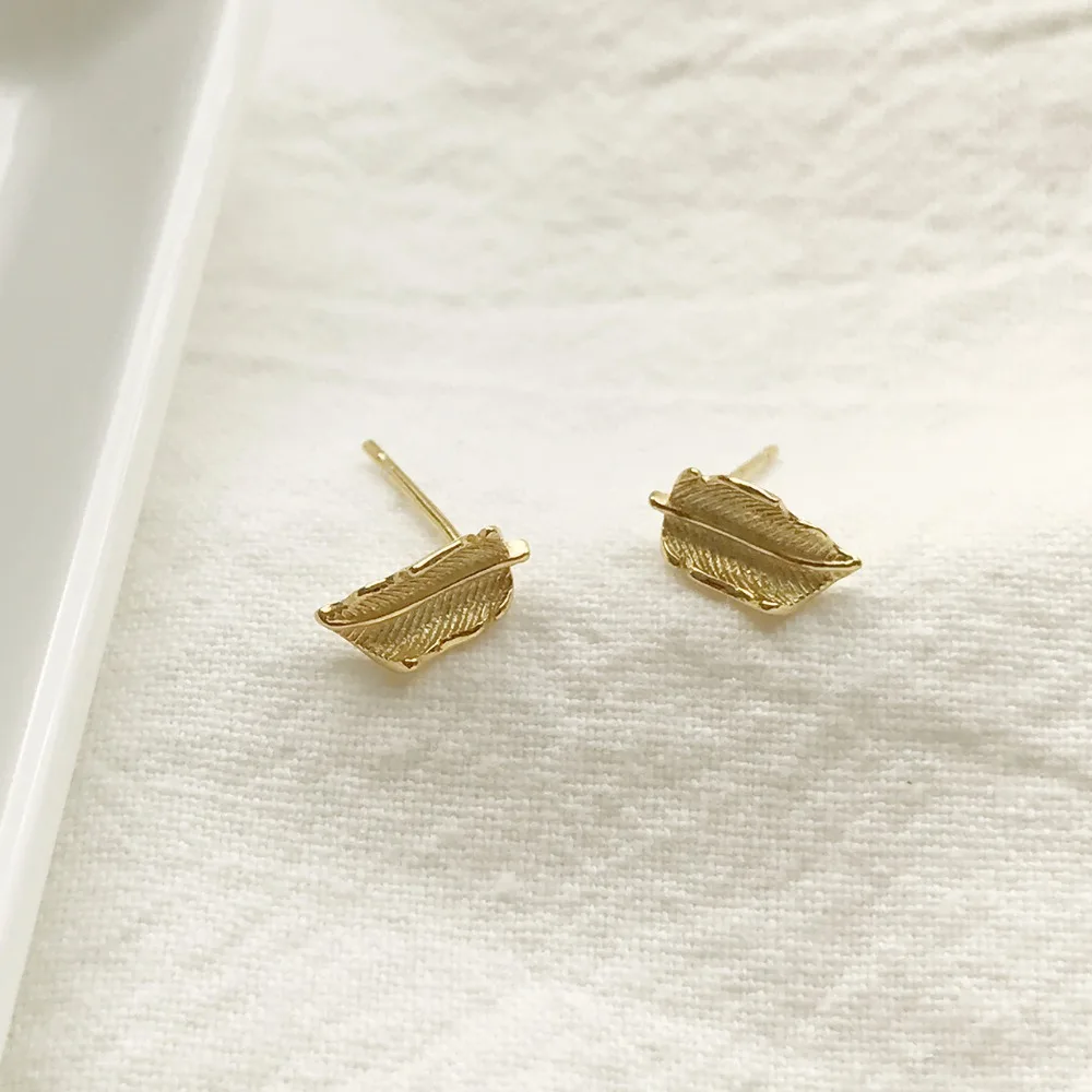 

Martick Simple Small Gold Leaf Stud Earrings Real 925 Sterling Silver Fashion Stud Earrings For Woman Jewelry GSE31