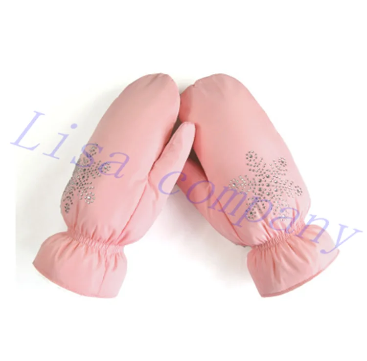 2016 hot sale a pair of winter snowflake hot drilling font b gloves b font cold