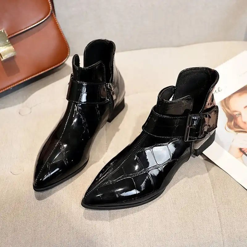 pointy toe loafers