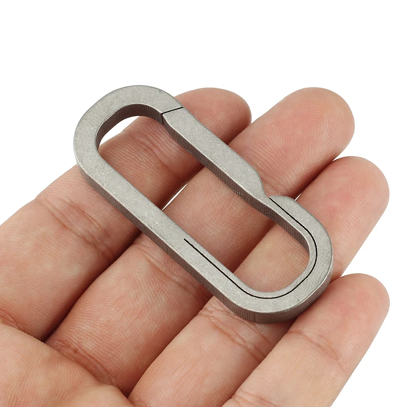 

Gray Titanium Alloy Key Ring Outdoor EDC Small Tool Keychain Pocket Buckle