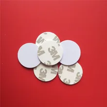 100 шт./лот перезаписываемый 125 кГц T5577 чип RFID Монета Копировать Клон карты с 3M липкая наклейка Водонепроницаемый с фокусным расстоянием 25 мм