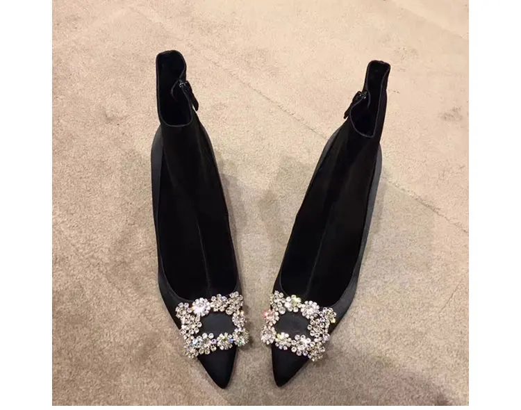 Лоскутная черная шелковая кожа стрейч ткань подиума обувь женские элегантные острый носок высокий каблук со стразами пряжка ботильоны