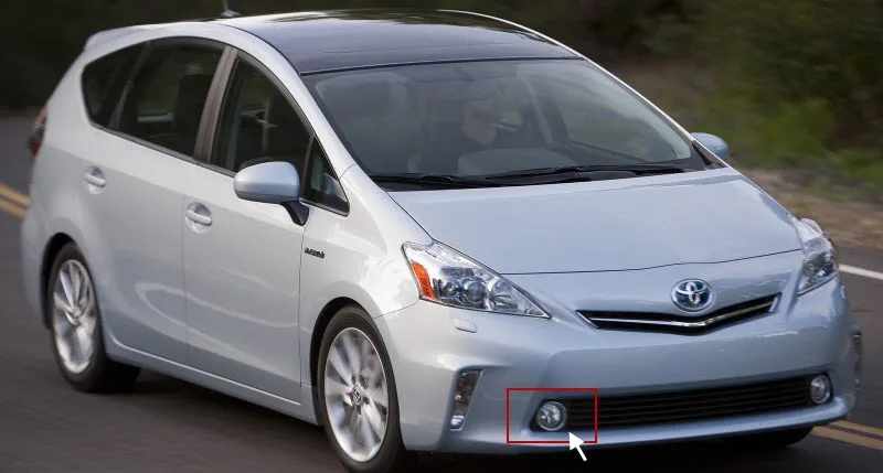 Toyota-Prius_V-2012-1600-09