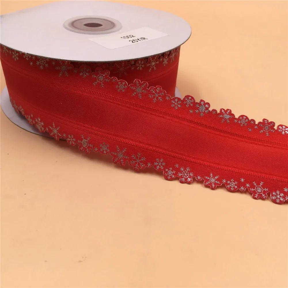 

N1002 38mm X 25yards Silver Snowflake Edge Red Wired Christmas Ribbon. Gift Bow,Wedding,Cake Wrap,Tree Decoration,Wreath