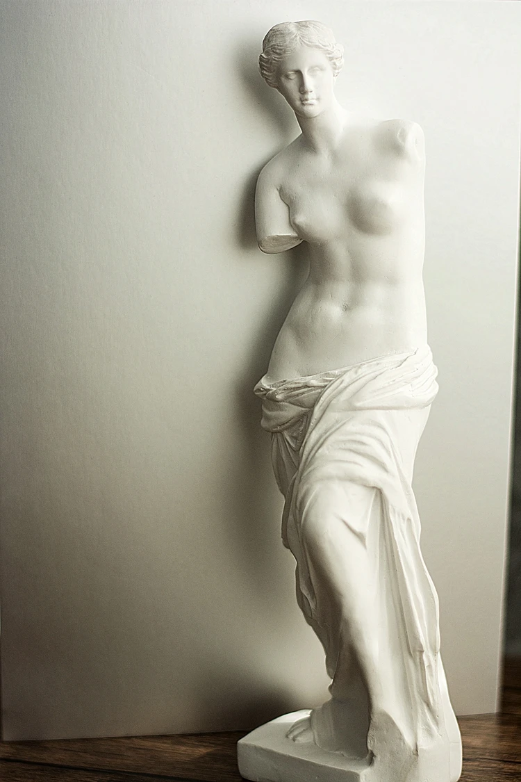 

Nude Venus de Milo Aphrodite Goddess Hellenistic statue Replica Reproduction Resin statue Statue Gypsum Sketch 29cm