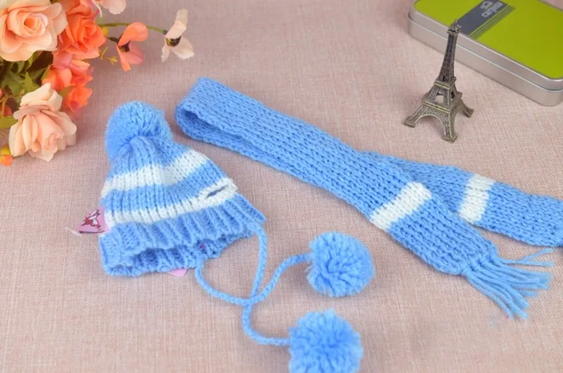 Winter Accessory Set For Dog - Knitted Hat, Scarf, And 4 Socks