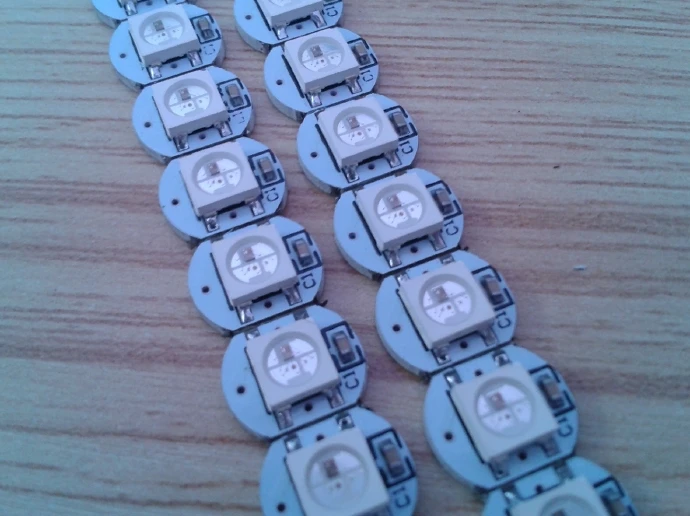 50 шт. WS2811 IC встроенный WS2812B ws2812 2812 светодиодные чипы с радиатором (10 мм * 3 мм) 5050 SMD RGB