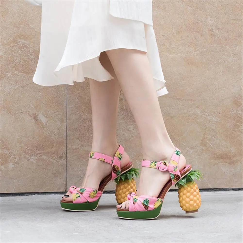 DORATASIA/Новые Модные босоножки на высоком каблуке с фруктовым принтом ананаса; женские летние босоножки на платформе; женская обувь; размеры 34-40