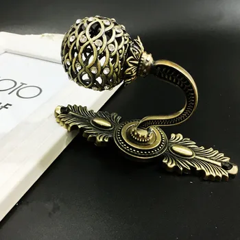 

European 1Pair Zinc Alloy Diamond Hollow Ball Curtain Hooks Wall Tieback Tassel Towel Hanger Coat Hat Hook Curtain Accessories