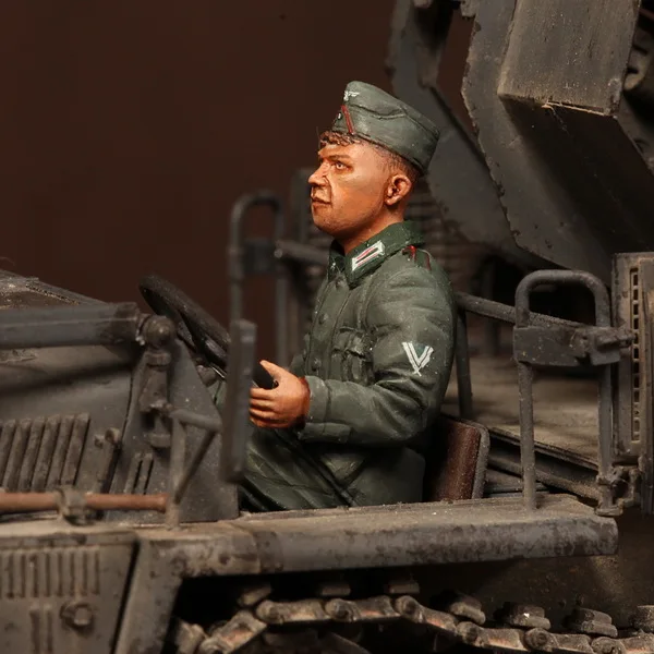 1/35 Resin Figures Model Kits WW2 German driver 418 Unassembled ...