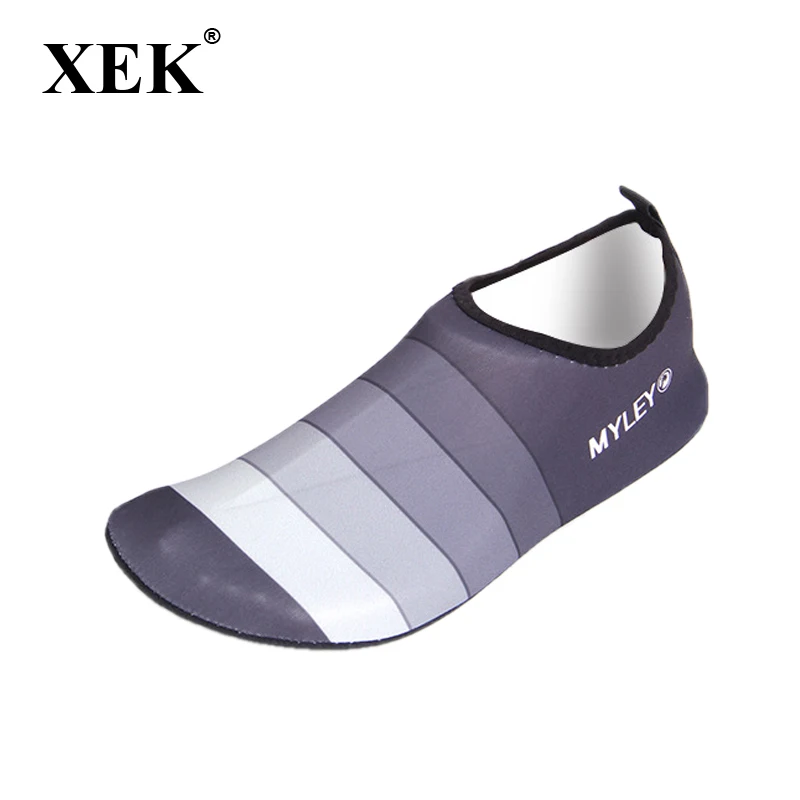 

Men Women Couple Water Shoes Men Striped aqua shoes Beach Pool Dance Swim Surf Upstream Yoga Shoes ST280